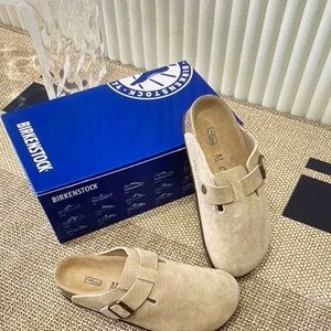 Birkenstock Light Tan Suede Clogs